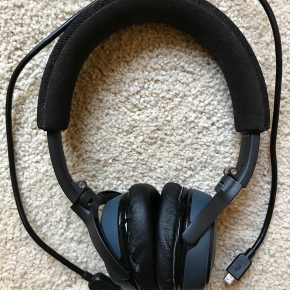 Bose Other - Bose SoundLink wireless headphones